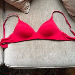 Victoria's Secret t-shirt lightly lined wireless Bra